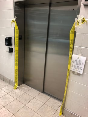 elevator bad 1