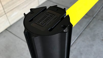 close up image of retractable barrier head